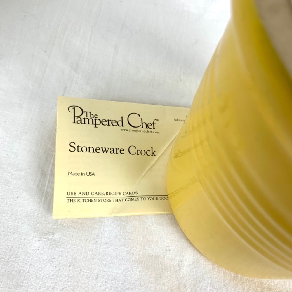 New Pampered Chef Yellow Stoneware Crock Bread Baking or Storage Original Box - Picture 10 of 14